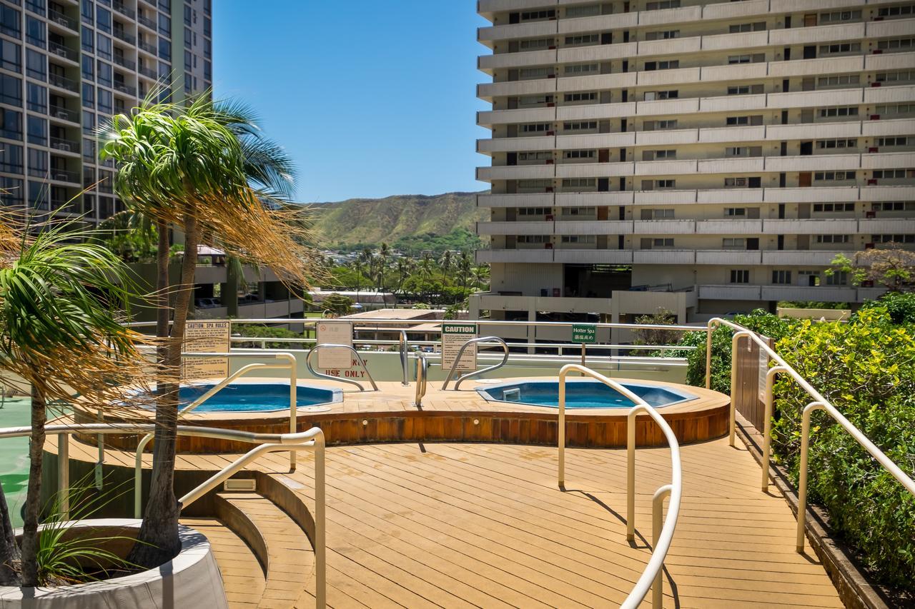 Отель Sweetwater At Waikiki Гонолулу Экстерьер фото