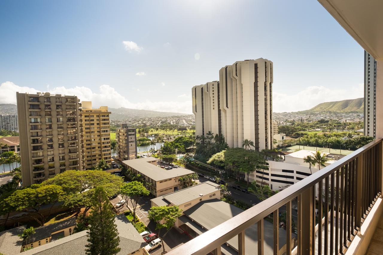 Отель Sweetwater At Waikiki Гонолулу Экстерьер фото