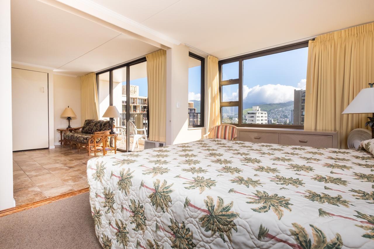 Отель Sweetwater At Waikiki Гонолулу Экстерьер фото